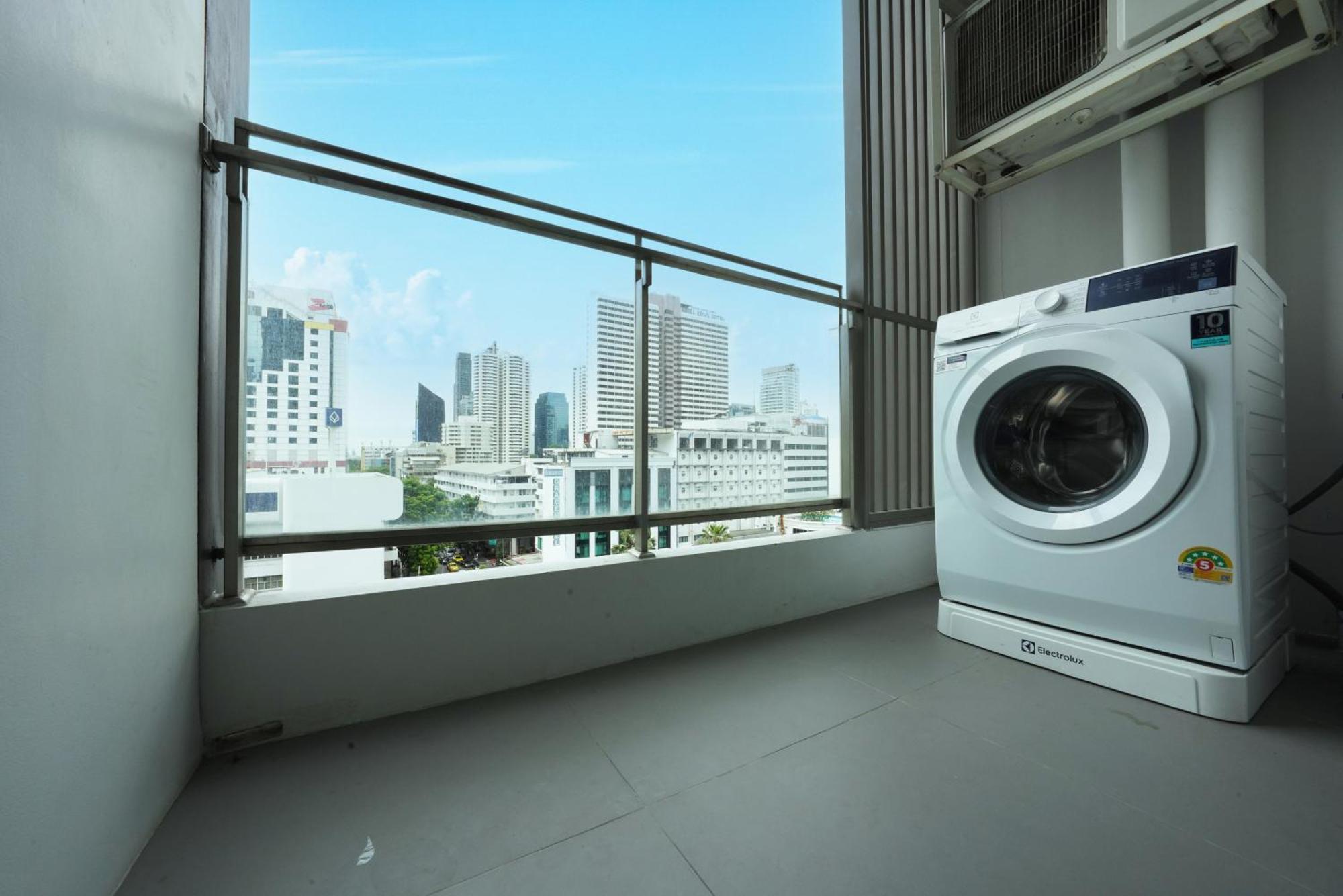 The Rich Residence Sukhumvit Nana Bangkok Bagian luar foto