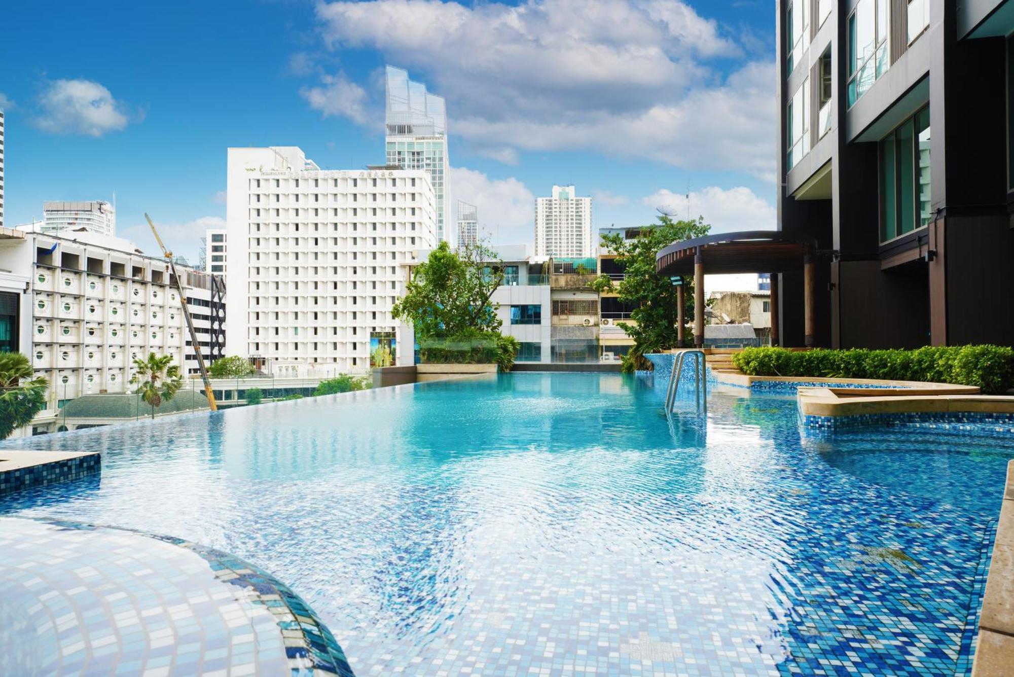 The Rich Residence Sukhumvit Nana Bangkok Bagian luar foto